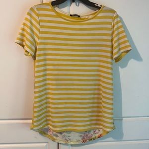 Pink Clover Daisy Button Back Top